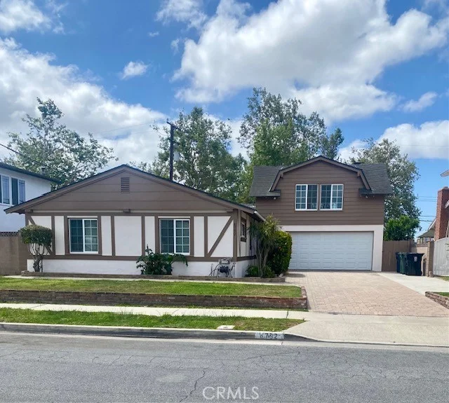 8792 De Ville Circle
