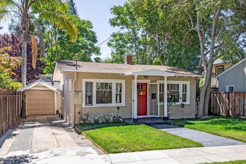 Photo 2 of 622 Palo Alto Avenue