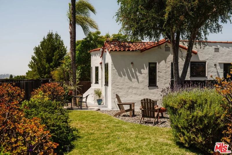 2709 Medlow Avenue, Los Angeles, CA 90065