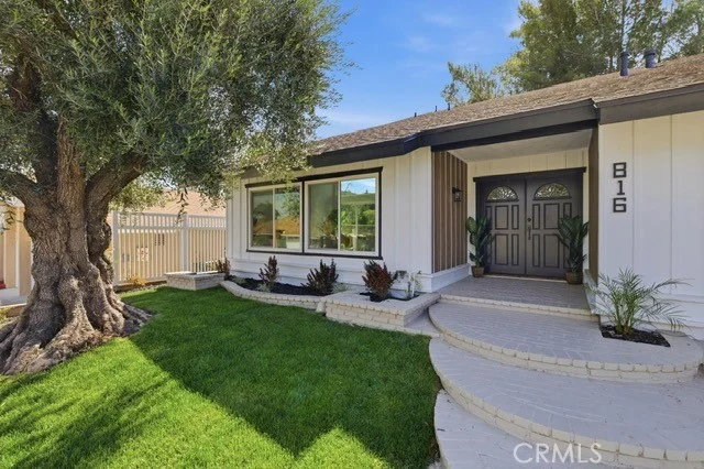 816 Pamela Wood Street photo 2