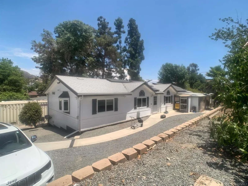 1863 Candle Lane, El Cajon, CA 92019