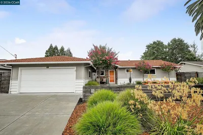 341 Twinview Dr photo 2