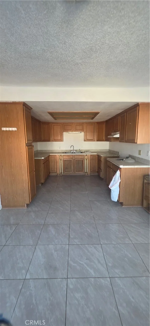 2894 Elm photo 2