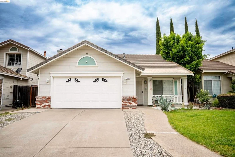 4808 Pineview Way