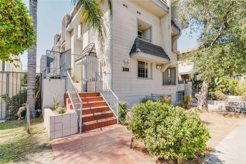 444 Myrtle Street 4 photo 2