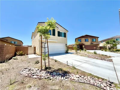 30607 Cyclone Avenue photo 2
