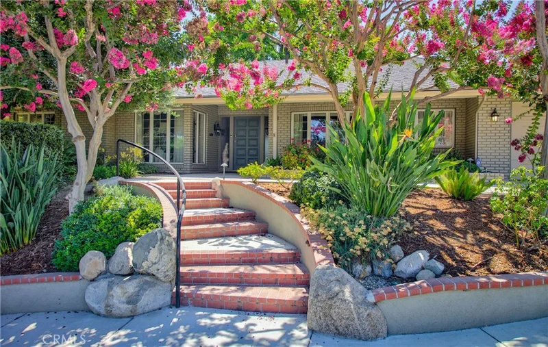 Photo 2 of 11577 Acacia Street