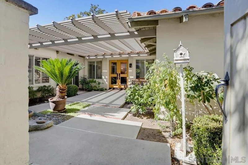 32993 Luiseno Circle Dr