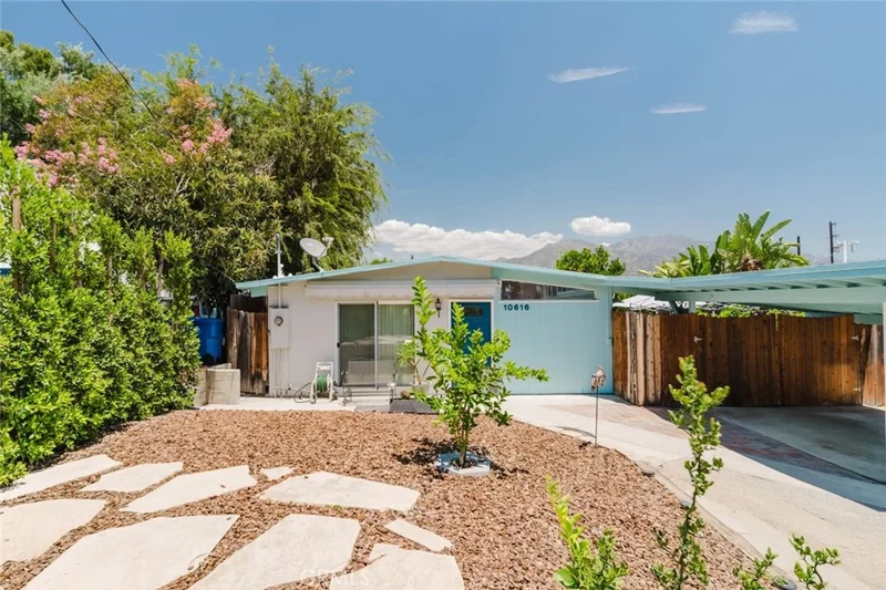 Photo 2 of 10616 Vanora Drive