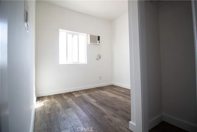 1411 Burlington Avenue 29 photo 2