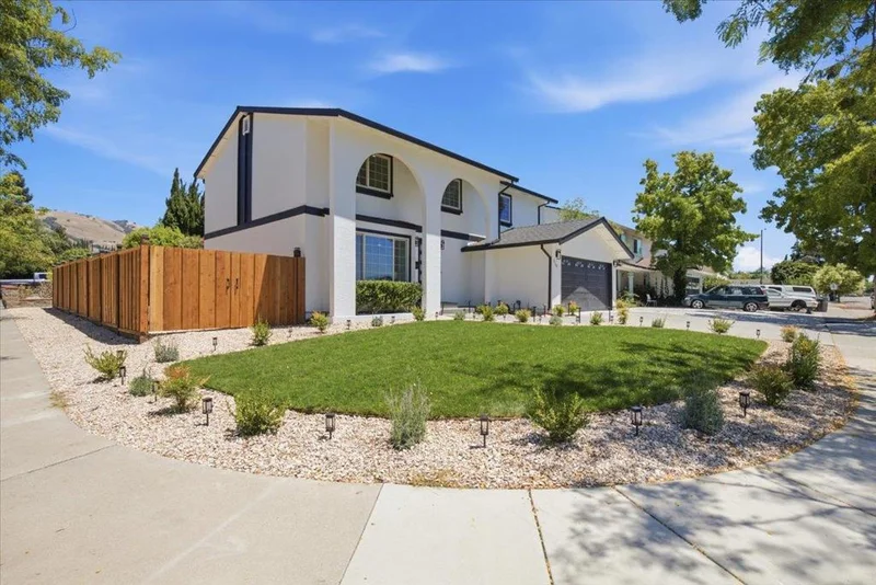 2708 Flint Avenue photo 2