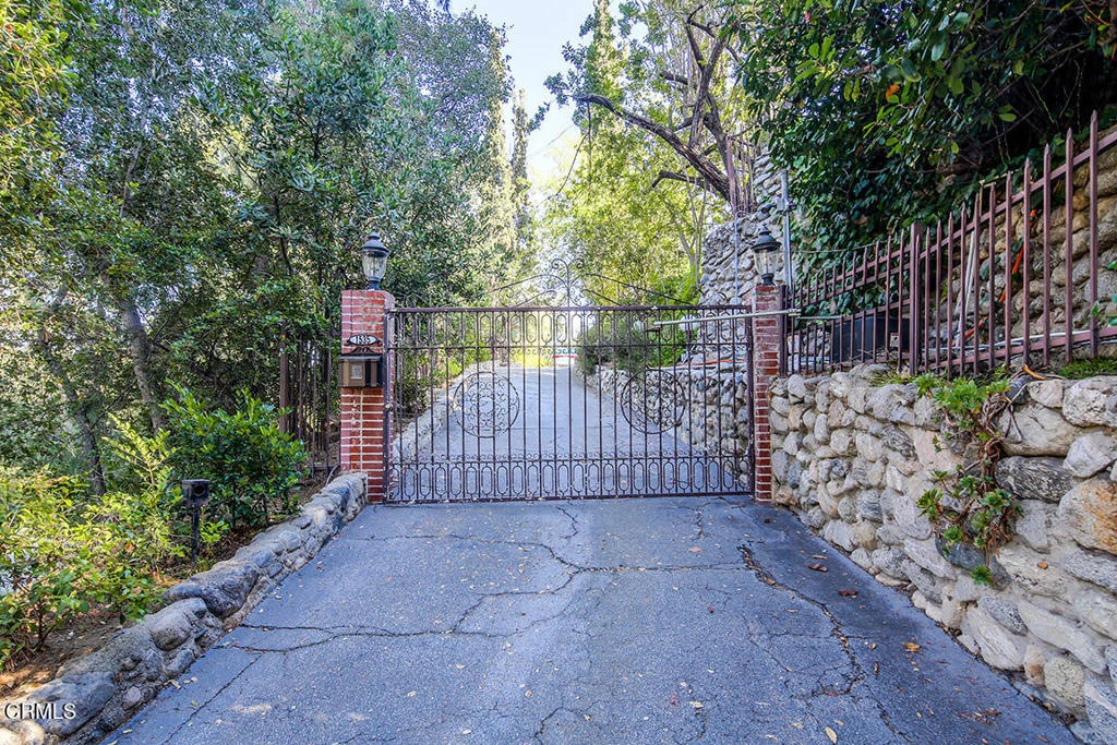 Interior 3