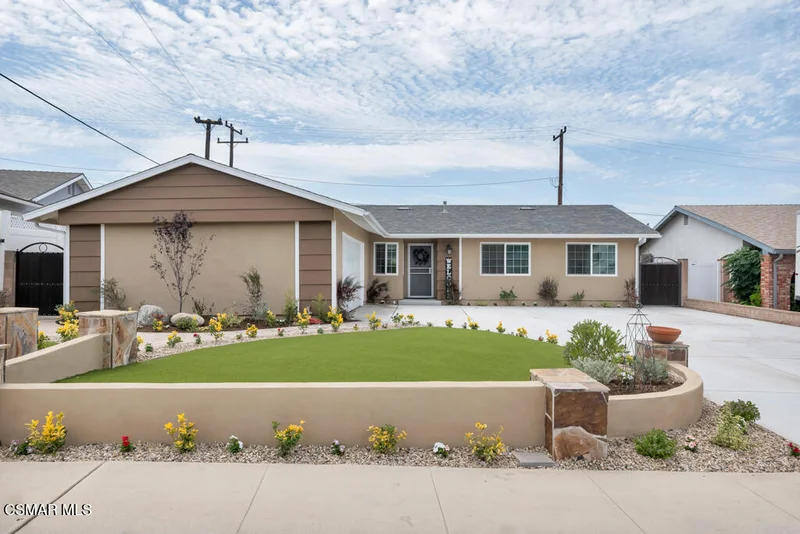 989 N Planetree Avenue