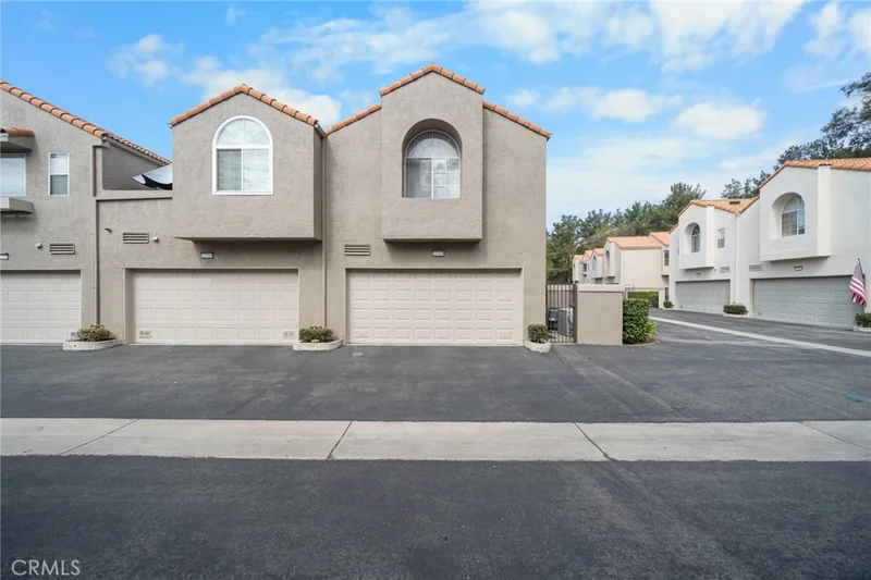 22320 Mission Circle 92 photo 2