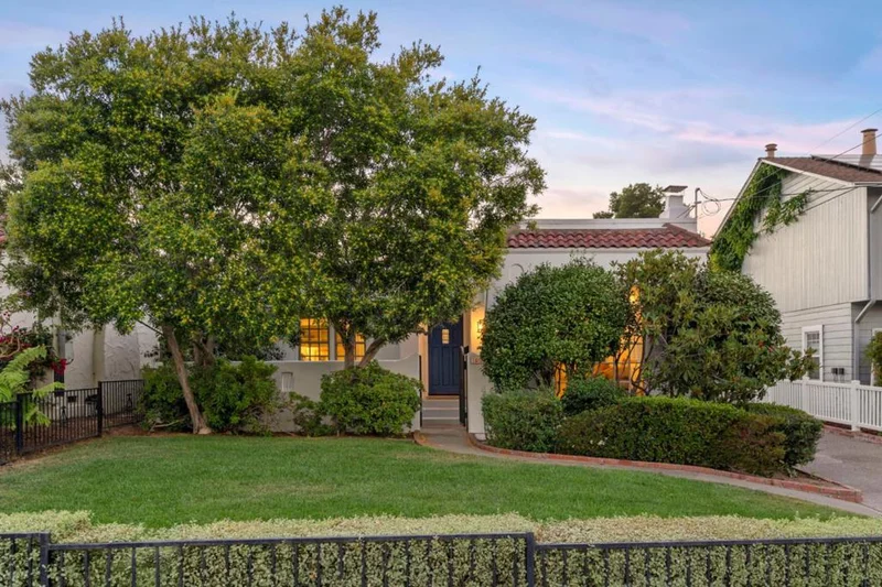 1612 Easton Drive