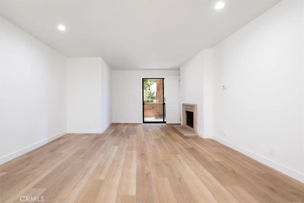 Interior 3