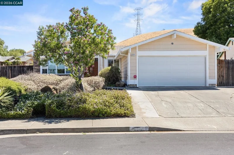 2274 Mount Whitney Dr photo 2