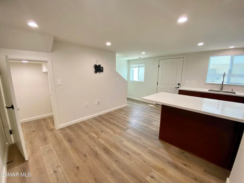 423 Saratoga Street 3/4 photo 2