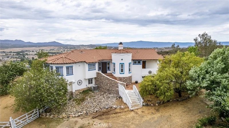 49185 Tomahawk Court