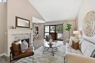 37200 Meadowbrook Cmn 203 photo 2