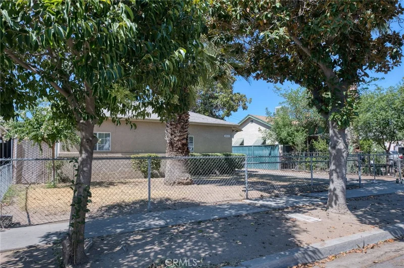3827 E Hamilton, Fresno, CA 93702