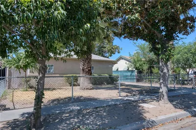 3827 E Hamilton