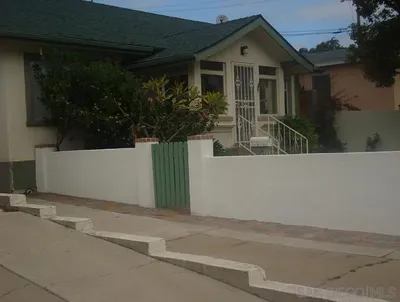 2220 Rosecrans
