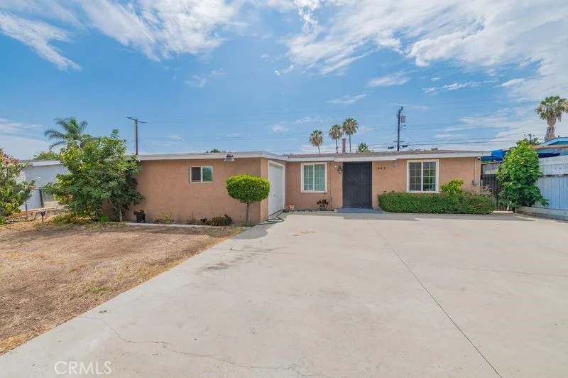 443 N Begonia