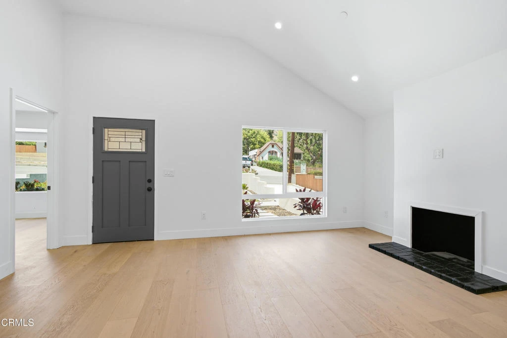 Interior 4