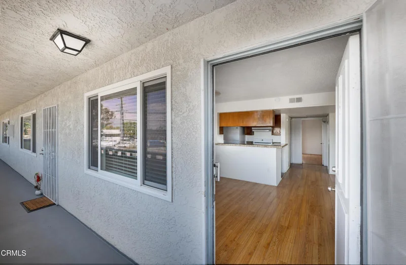 10133 Tujunga Canyon Boulevard 1 photo 2