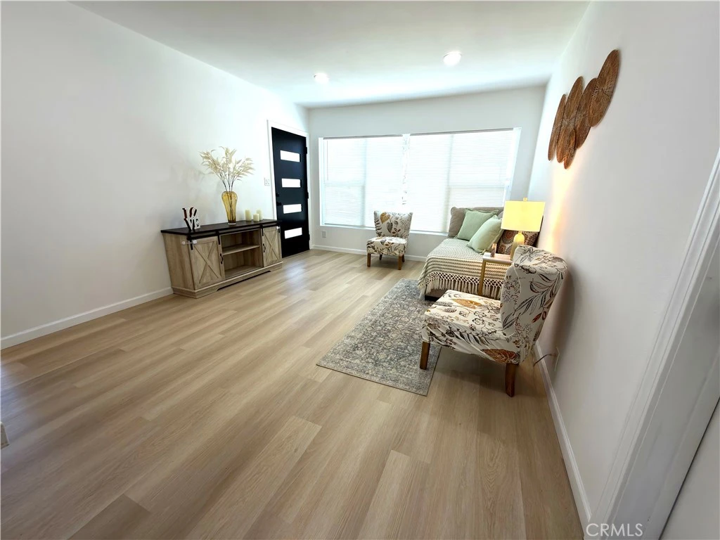 Interior 4