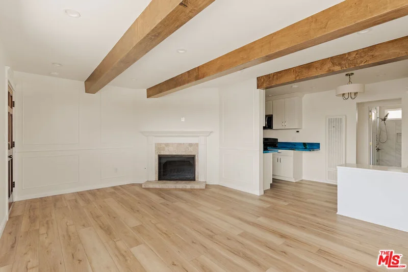 1466 Manhattan Beach Boulevard 4 photo 2