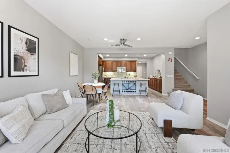 2221 Capistrano Way 3 photo 2
