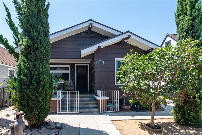 1134 W 68th