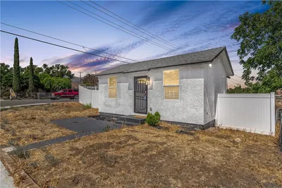 582 N Almond