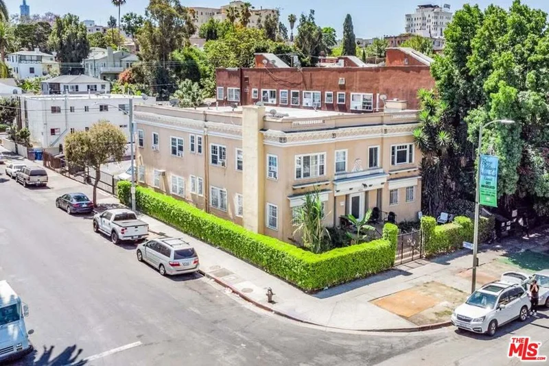 400 S Rampart Boulevard 7