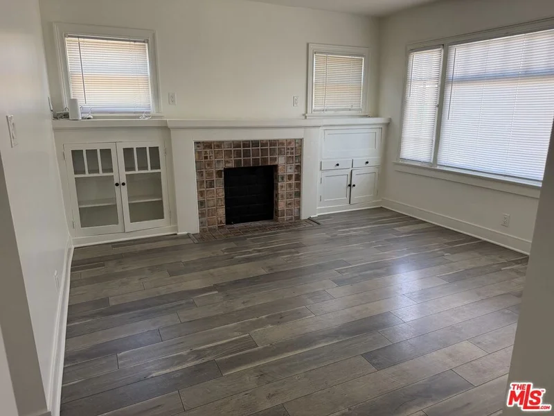 2965 Arlington Avenue photo 2