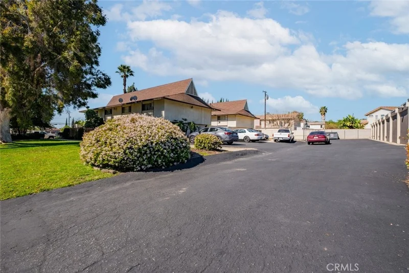1935 Royalty Drive