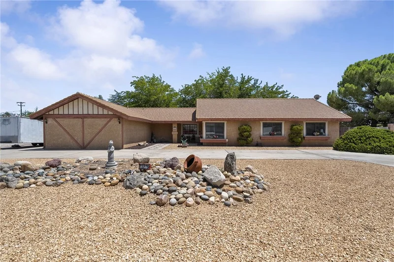 Photo 2 of 13275 Shawnee