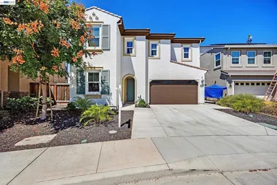 52 Redberry Loop