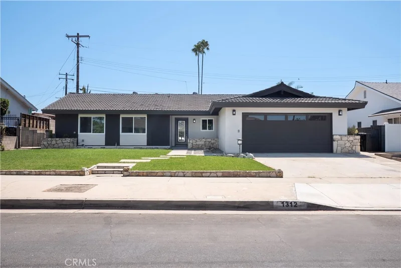 1312 Fairplain photo 2