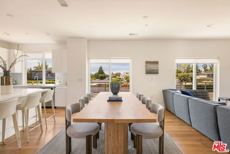 11724 Culver Boulevard 8