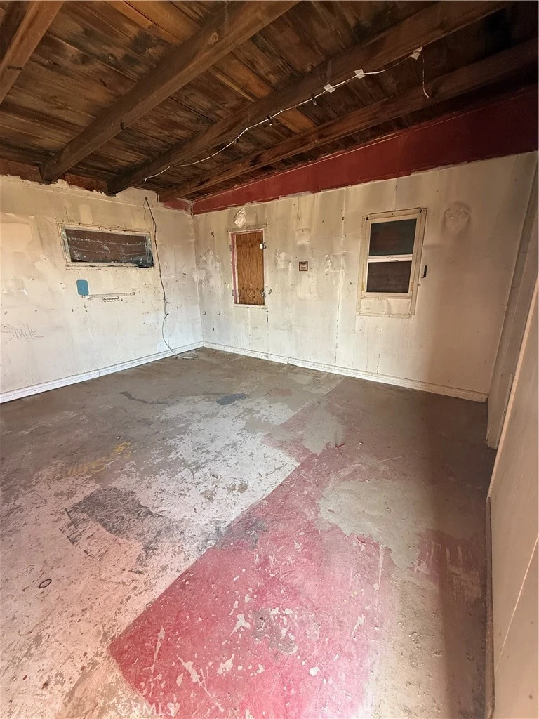 Interior 4