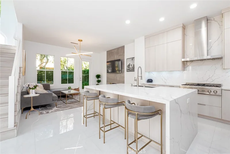 3 Oroville, Irvine, CA 92602