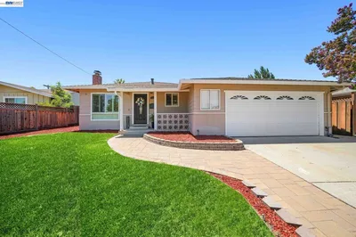 1435 Bouret Dr photo 2