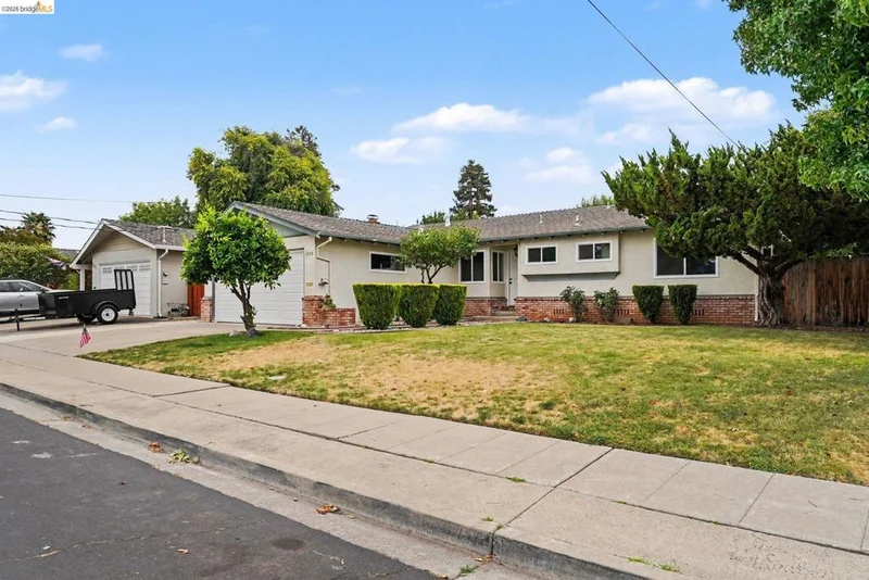 1359 Anza Way