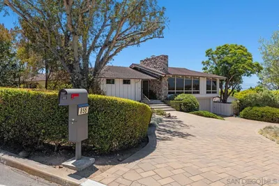 855 Muirlands Dr