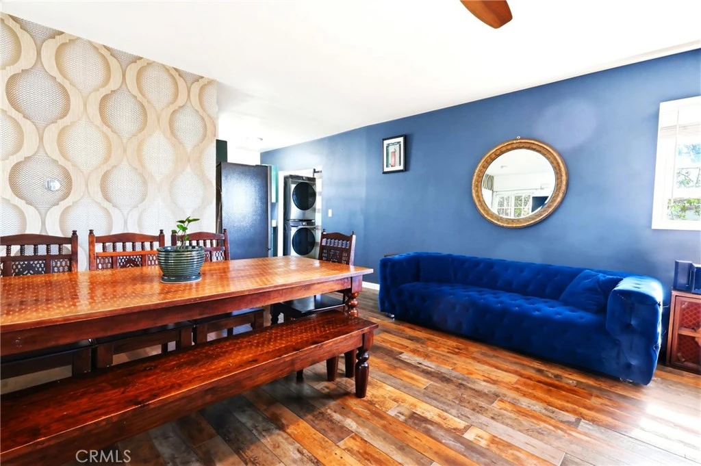 Interior 4