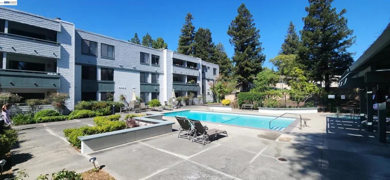 40425 Chapel Way 315 photo 2