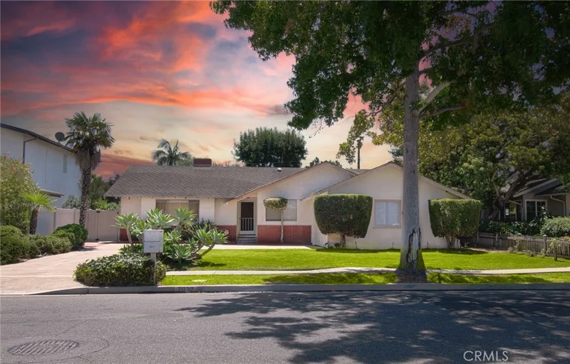 2032 Aliso Avenue